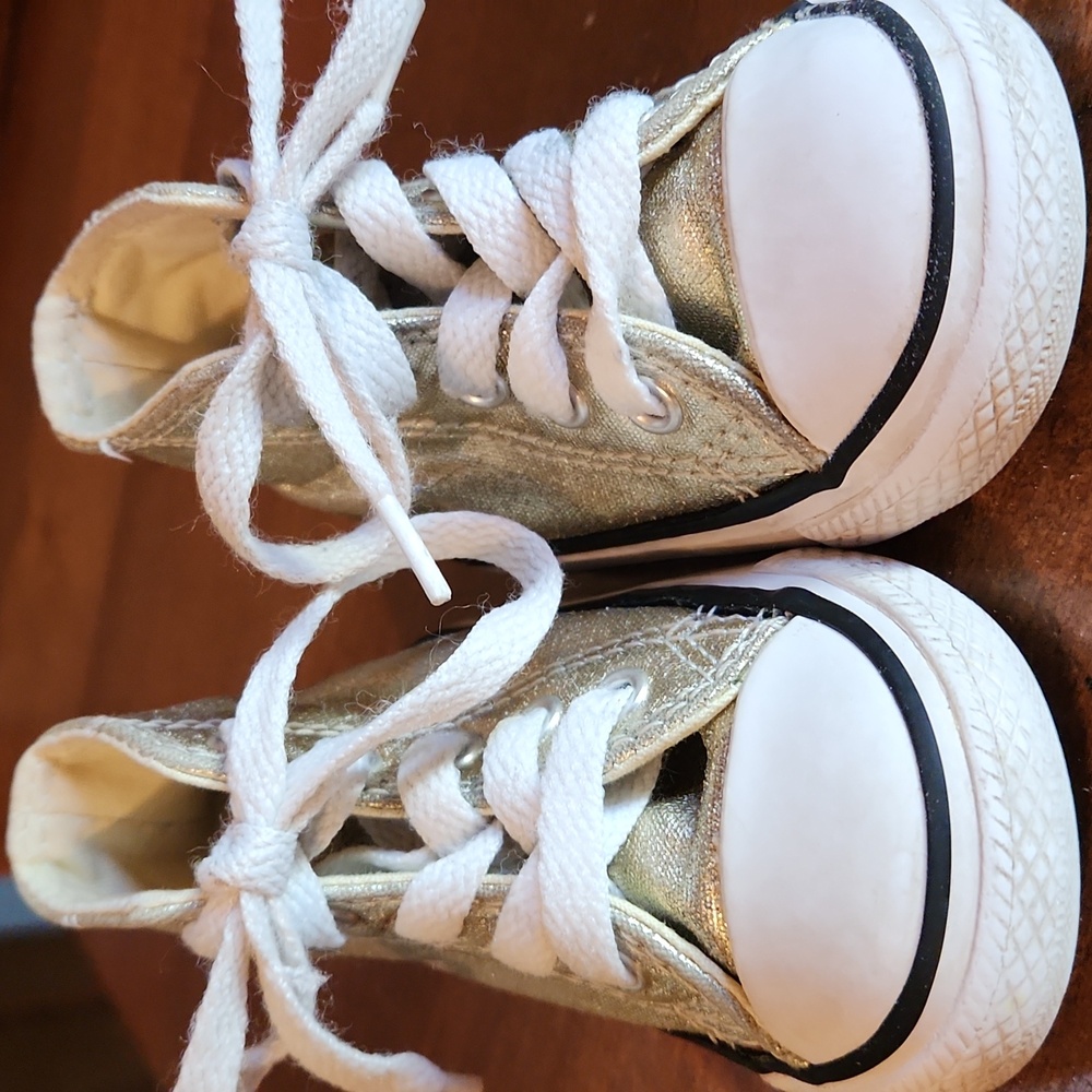 Converse Gold Shimmering Toddler High-Tops Size 3 - Picture 8 of 16